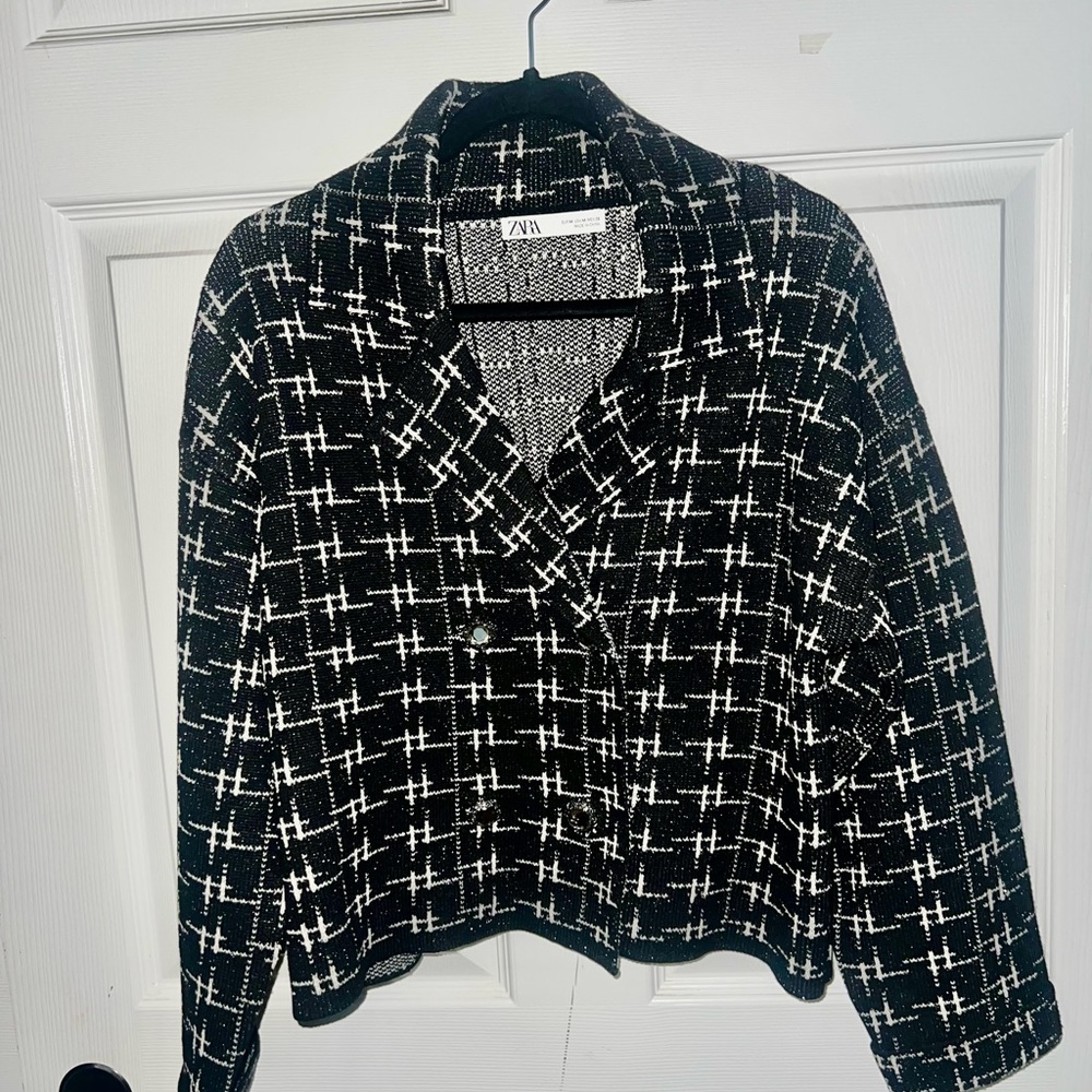 Zara Women's Black and White Checkered Sweater/ Blazer